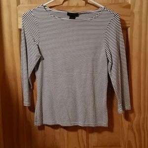 White with black stripes 3/4 sleeves tshirt